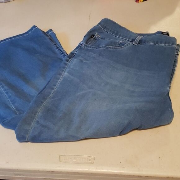 Lee easy fit capris - Picture 1 of 3